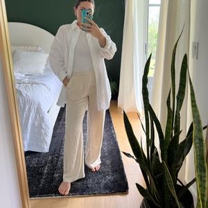 Aritzia Sunday Best Poplin Button Up Shirt